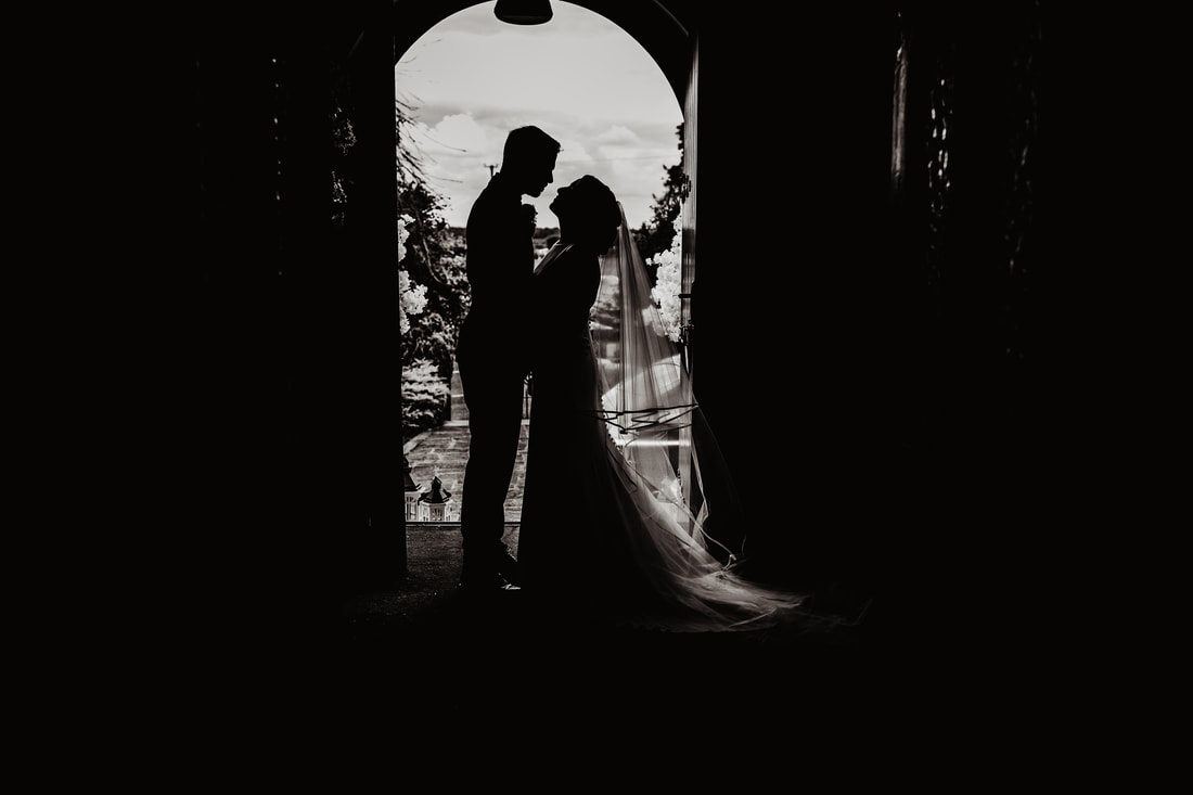 B&W silhouette bride and groom 