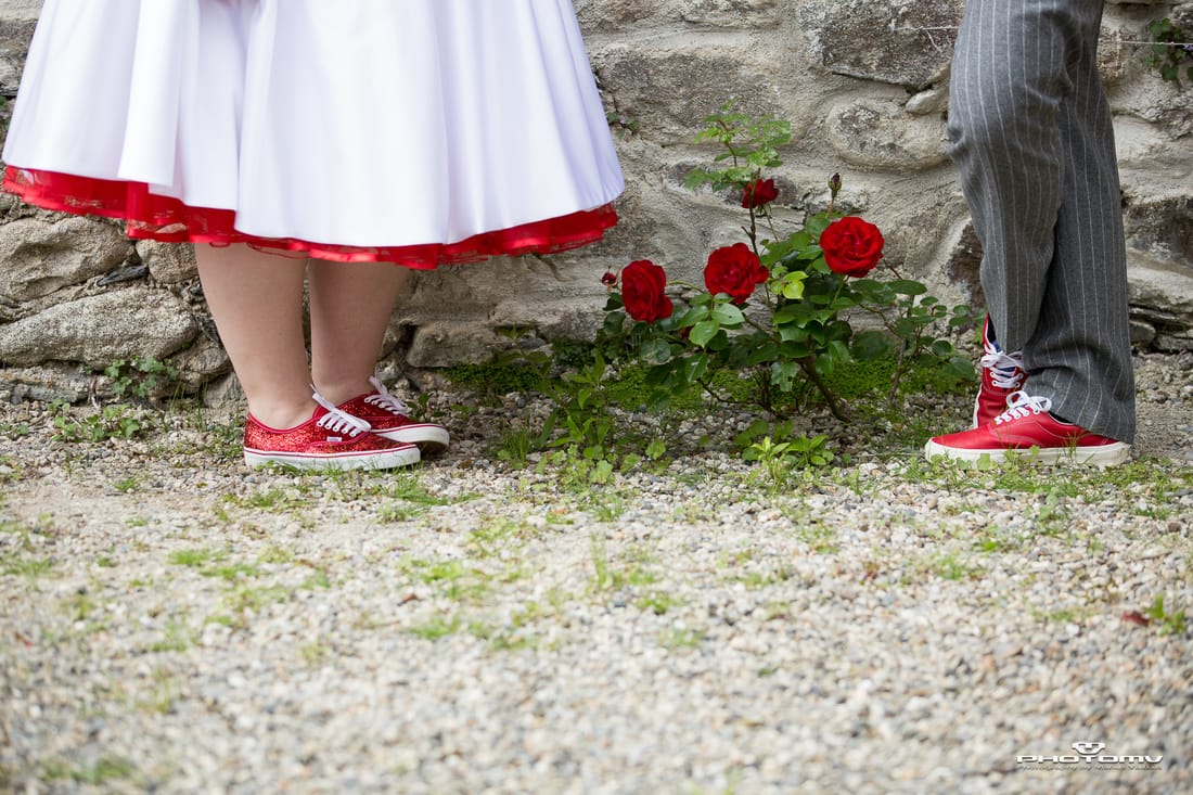 Creative wedding photo in Ireland. Red roses