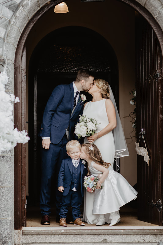 Best wedding kiss photo of the year 2019. Photographer Mario Vaitkus
